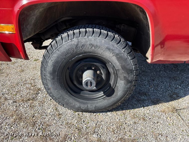 image for item FG0112 1985 Chevrolet CD-30903 flatbed pickup truck