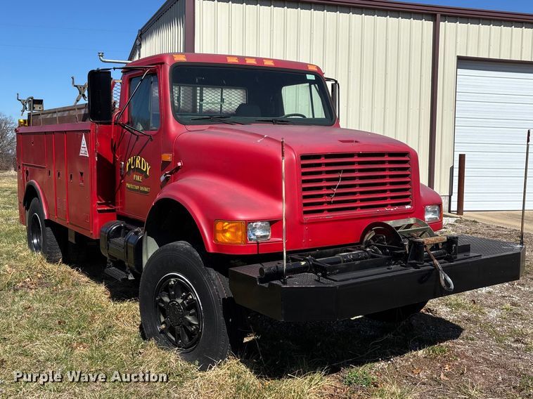 image for item FG0114 1990 International 4800 rescue truck