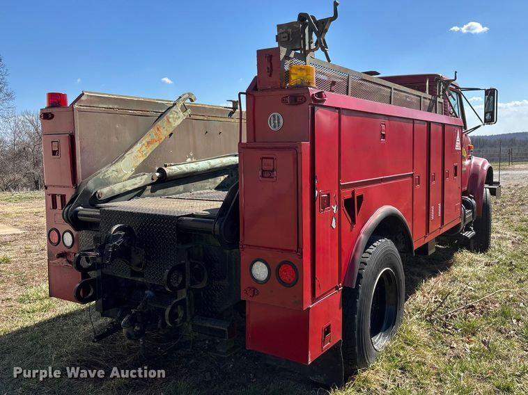 image for item FG0114 1990 International 4800 rescue truck