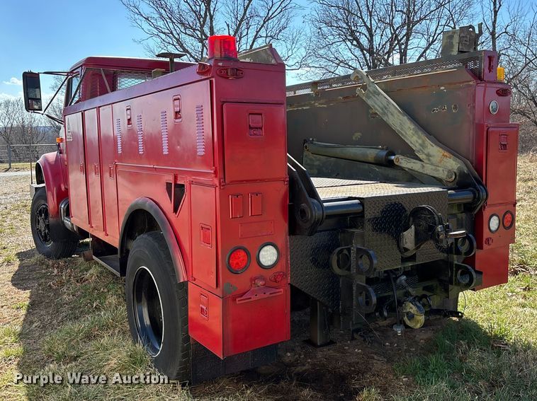 image for item FG0114 1990 International 4800 rescue truck
