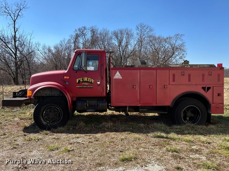 image for item FG0114 1990 International 4800 rescue truck