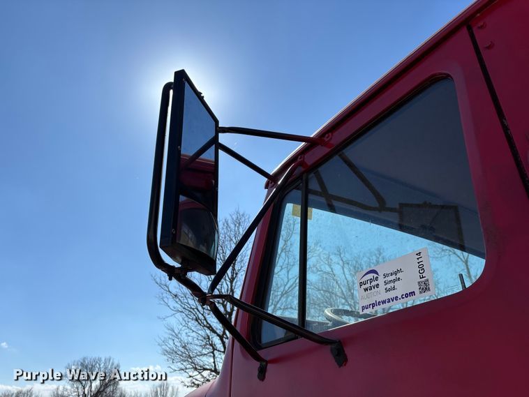 image for item FG0114 1990 International 4800 rescue truck