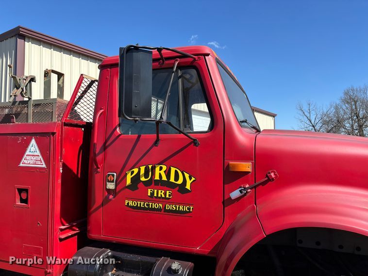 image for item FG0114 1990 International 4800 rescue truck