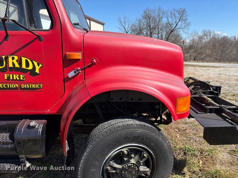 image for item FG0114 1990 International 4800 rescue truck