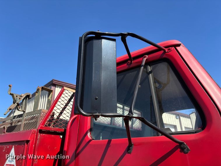 image for item FG0114 1990 International 4800 rescue truck