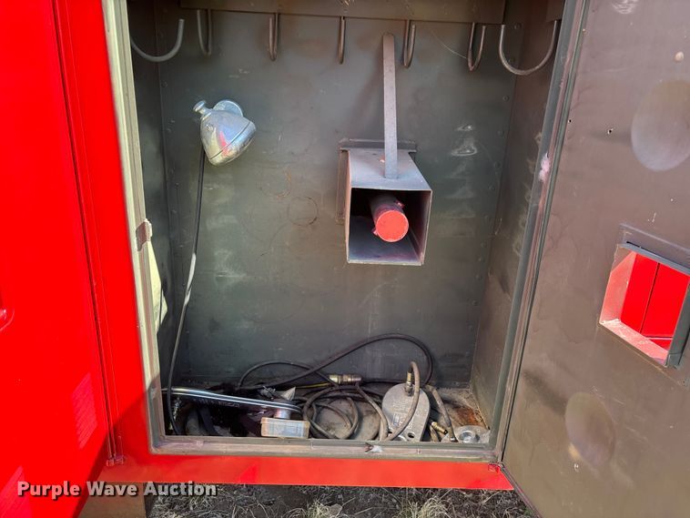 image for item FG0114 1990 International 4800 rescue truck