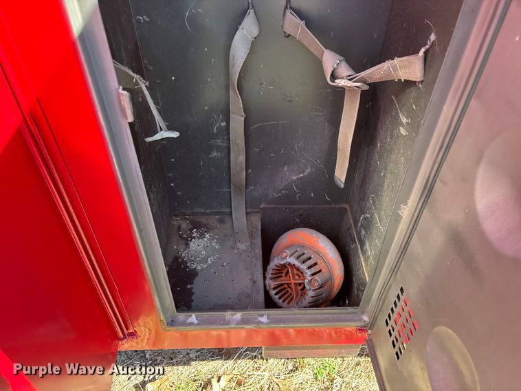 image for item FG0114 1990 International 4800 rescue truck