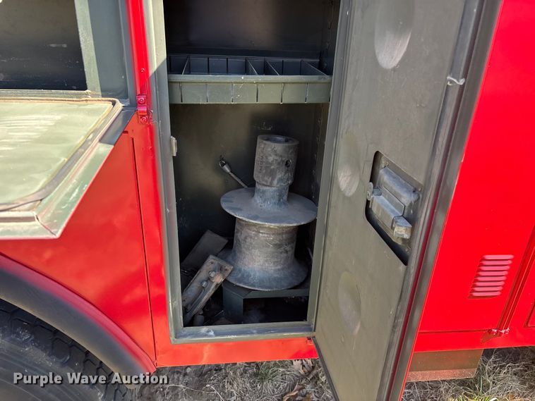 image for item FG0114 1990 International 4800 rescue truck