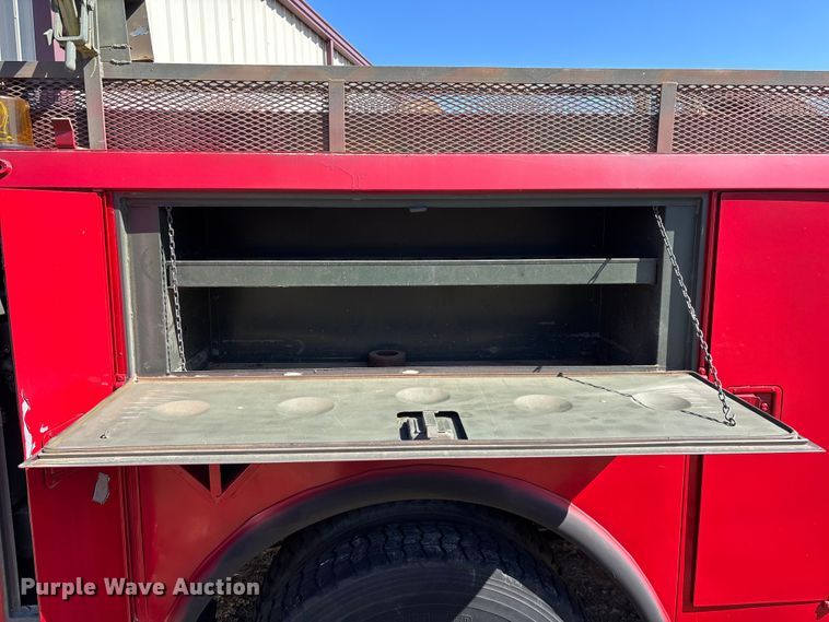 image for item FG0114 1990 International 4800 rescue truck