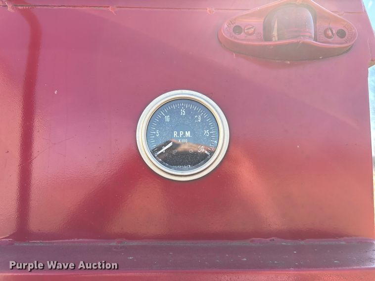 image for item FG0114 1990 International 4800 rescue truck