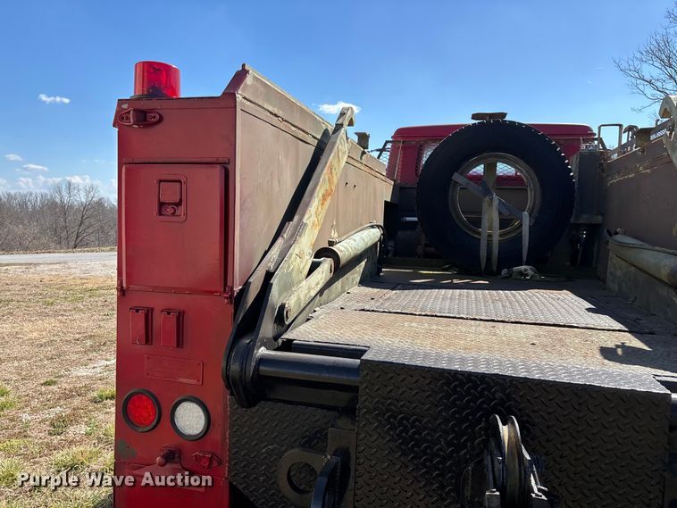 image for item FG0114 1990 International 4800 rescue truck