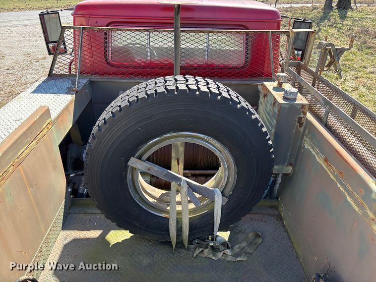 image for item FG0114 1990 International 4800 rescue truck