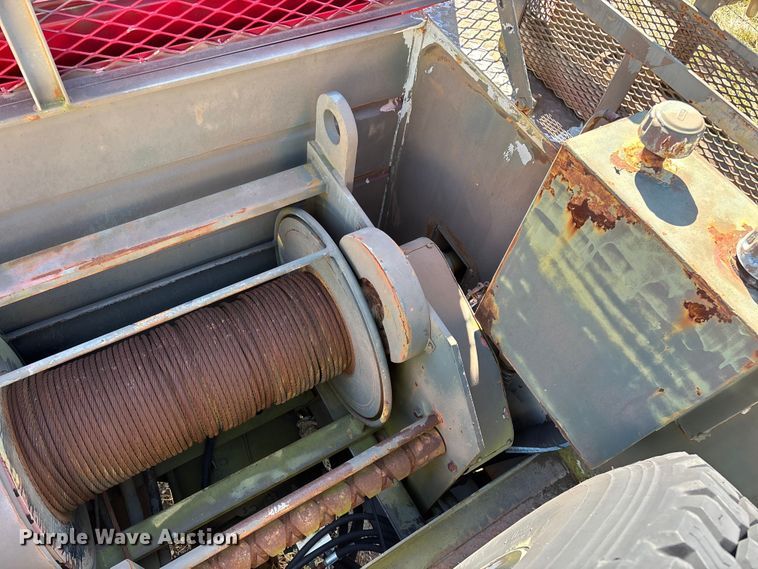 image for item FG0114 1990 International 4800 rescue truck