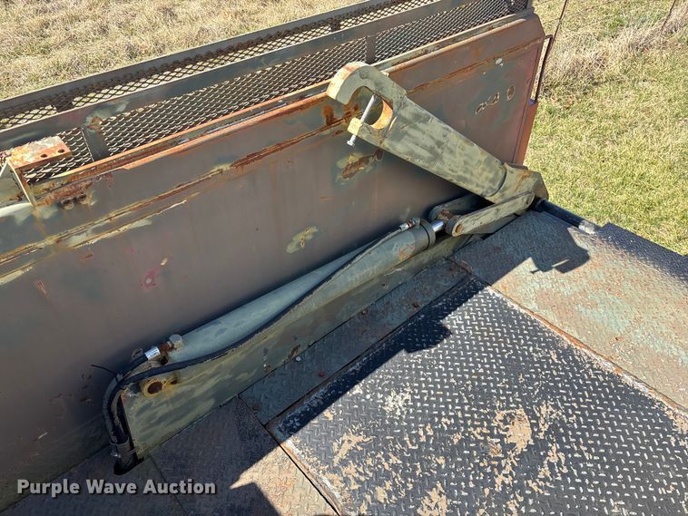 image for item FG0114 1990 International 4800 rescue truck