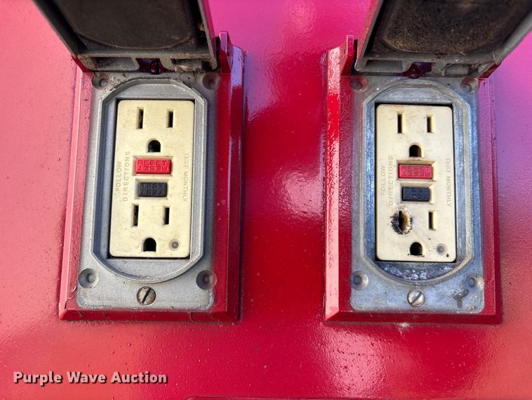 image for item FG0114 1990 International 4800 rescue truck