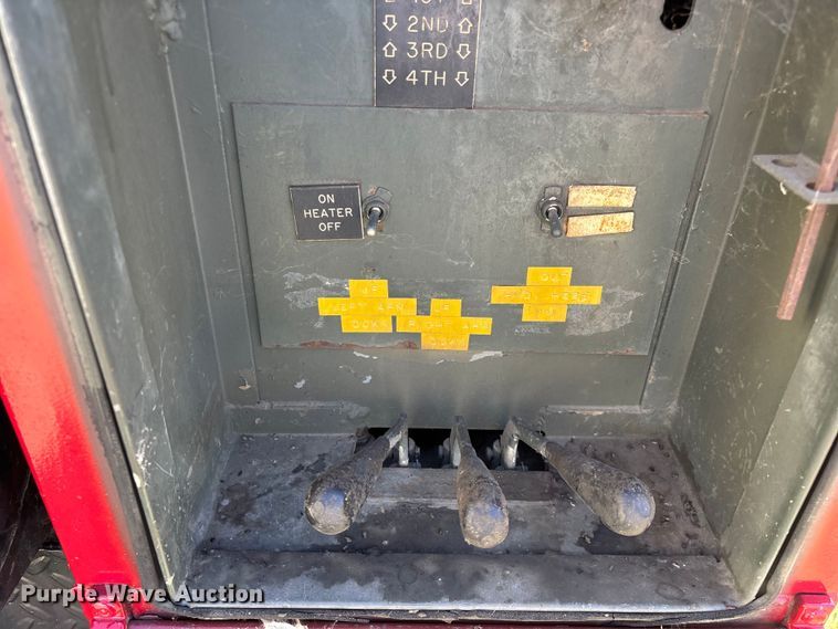 image for item FG0114 1990 International 4800 rescue truck