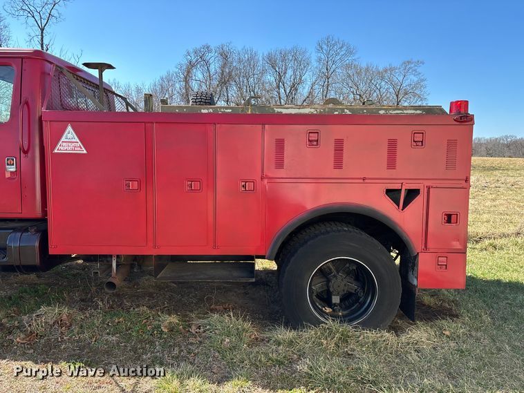 image for item FG0114 1990 International 4800 rescue truck