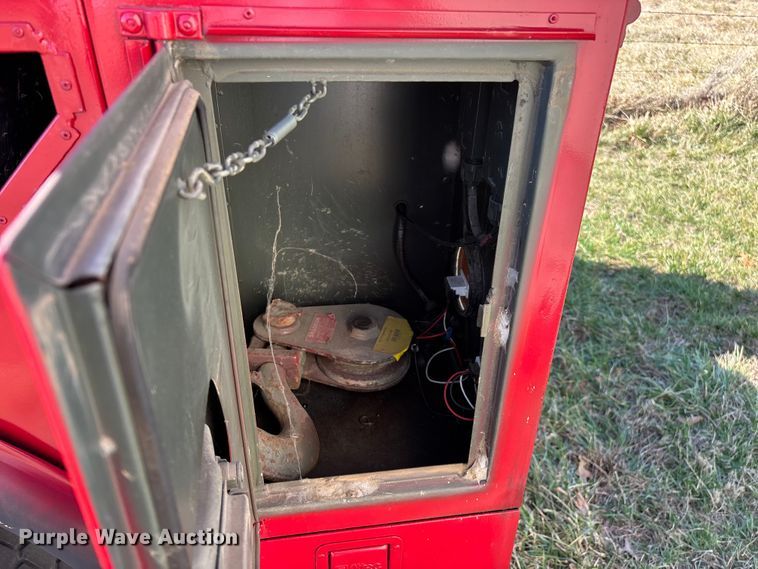 image for item FG0114 1990 International 4800 rescue truck