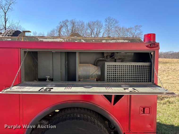 image for item FG0114 1990 International 4800 rescue truck