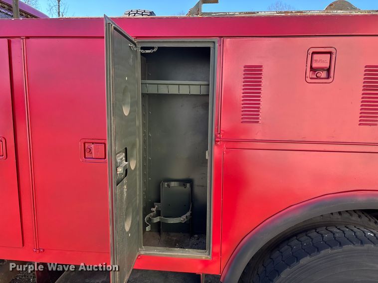 image for item FG0114 1990 International 4800 rescue truck