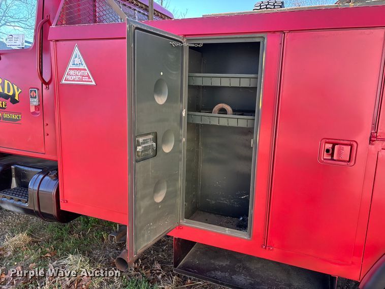 image for item FG0114 1990 International 4800 rescue truck