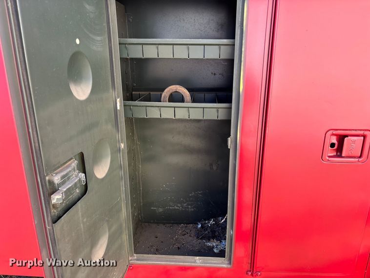 image for item FG0114 1990 International 4800 rescue truck