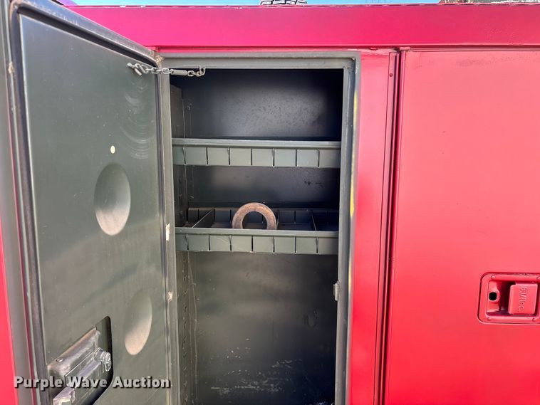 image for item FG0114 1990 International 4800 rescue truck