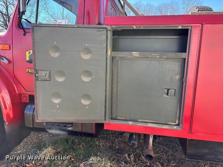 image for item FG0114 1990 International 4800 rescue truck