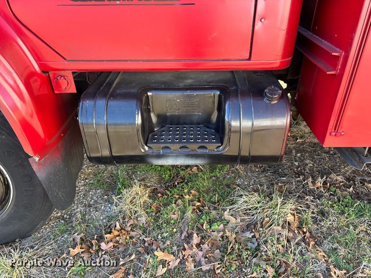 image for item FG0114 1990 International 4800 rescue truck