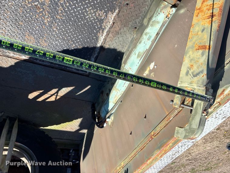 image for item FG0114 1990 International 4800 rescue truck