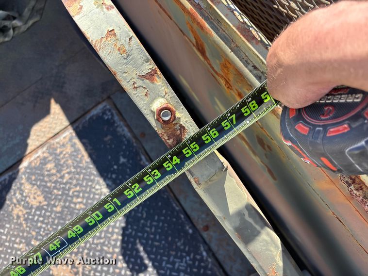 image for item FG0114 1990 International 4800 rescue truck