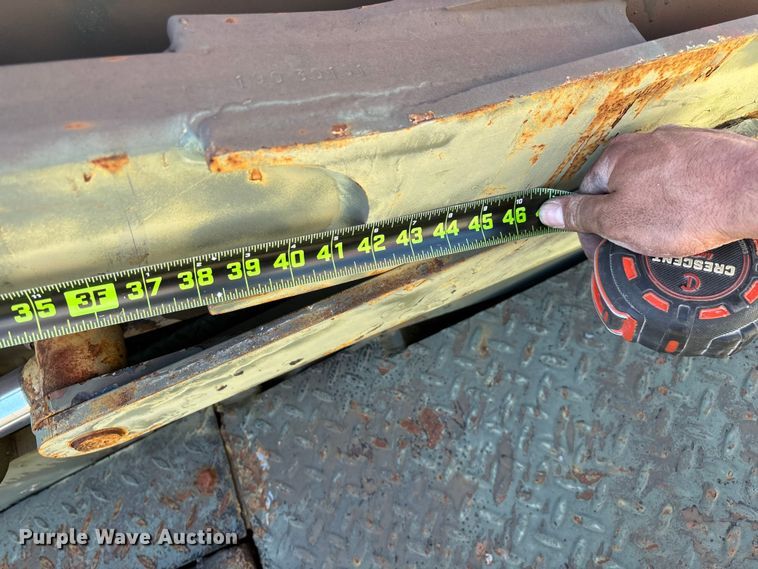 image for item FG0114 1990 International 4800 rescue truck