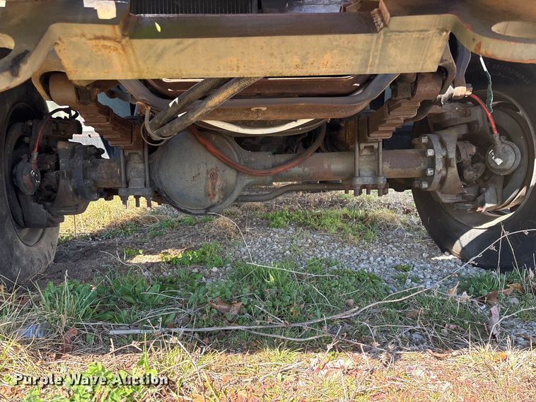 image for item FG0114 1990 International 4800 rescue truck