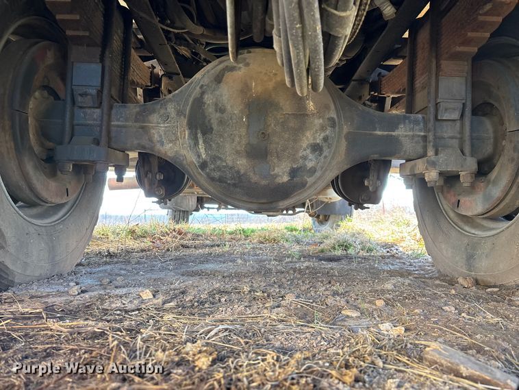 image for item FG0114 1990 International 4800 rescue truck