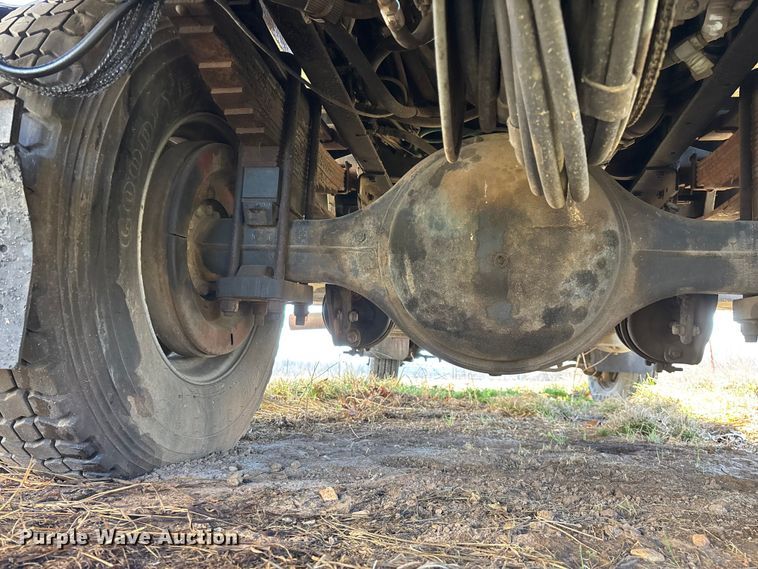 image for item FG0114 1990 International 4800 rescue truck