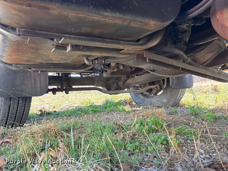 image for item FG0114 1990 International 4800 rescue truck