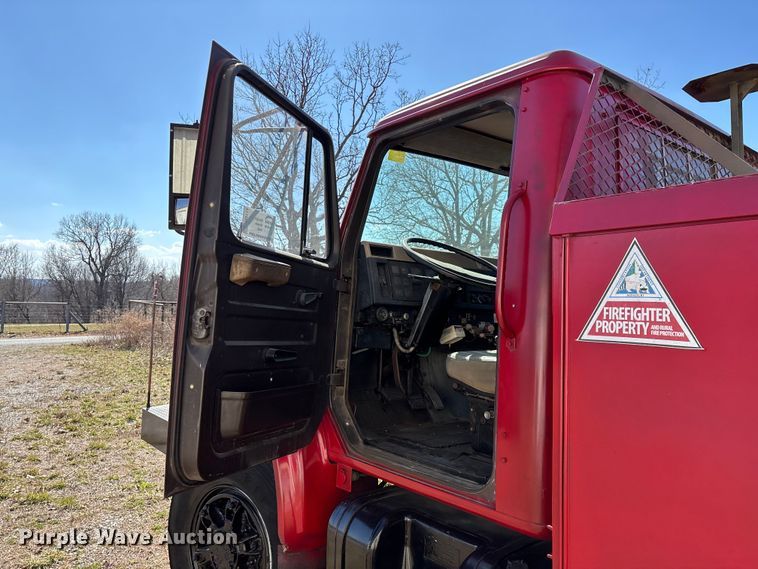 image for item FG0114 1990 International 4800 rescue truck