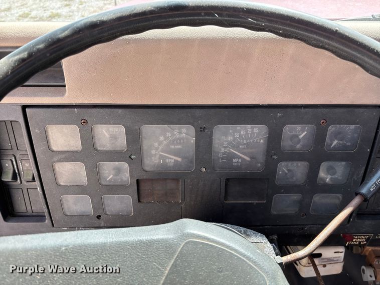 image for item FG0114 1990 International 4800 rescue truck