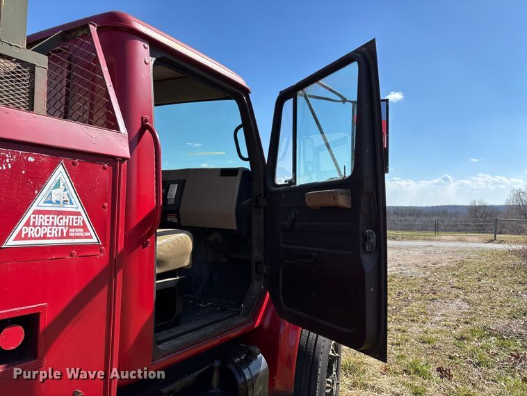 image for item FG0114 1990 International 4800 rescue truck