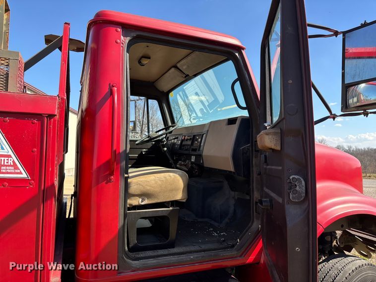 image for item FG0114 1990 International 4800 rescue truck