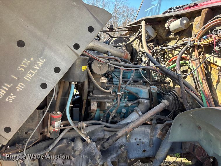 image for item FG0114 1990 International 4800 rescue truck