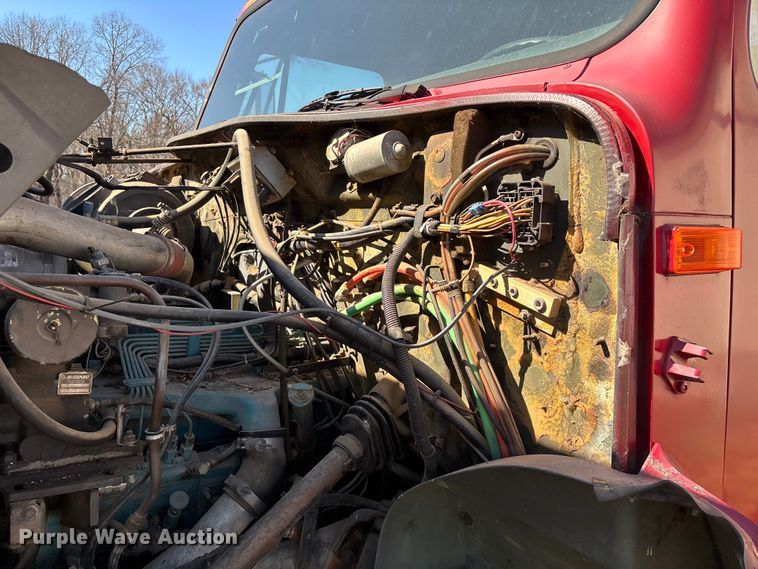 image for item FG0114 1990 International 4800 rescue truck