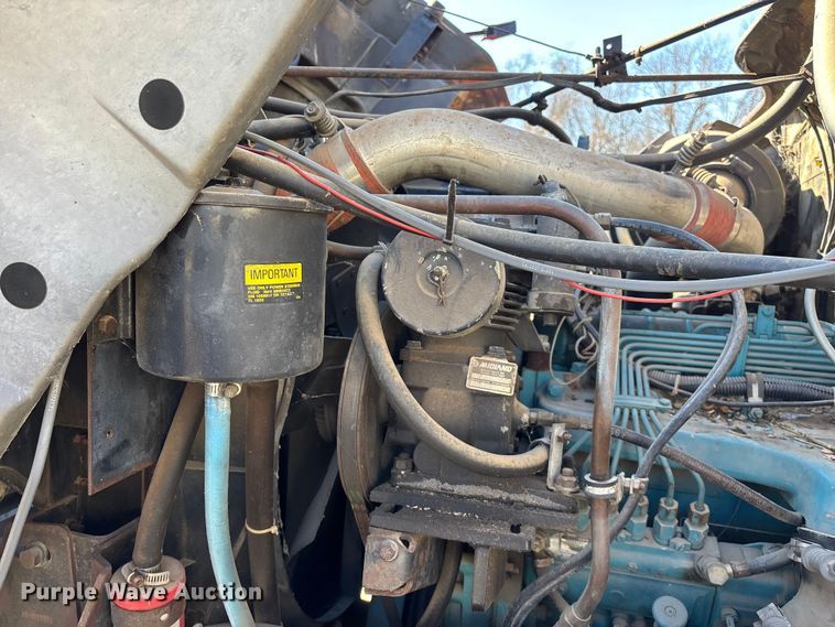 image for item FG0114 1990 International 4800 rescue truck