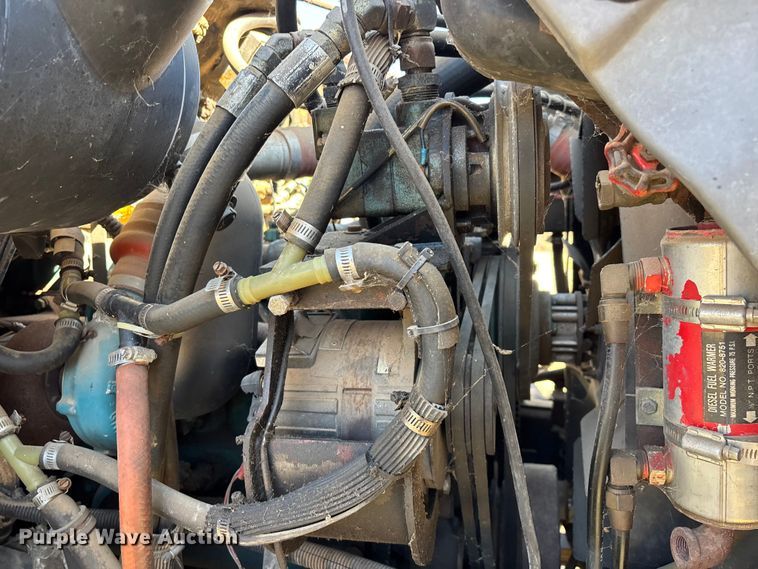 image for item FG0114 1990 International 4800 rescue truck