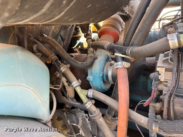 image for item FG0114 1990 International 4800 rescue truck