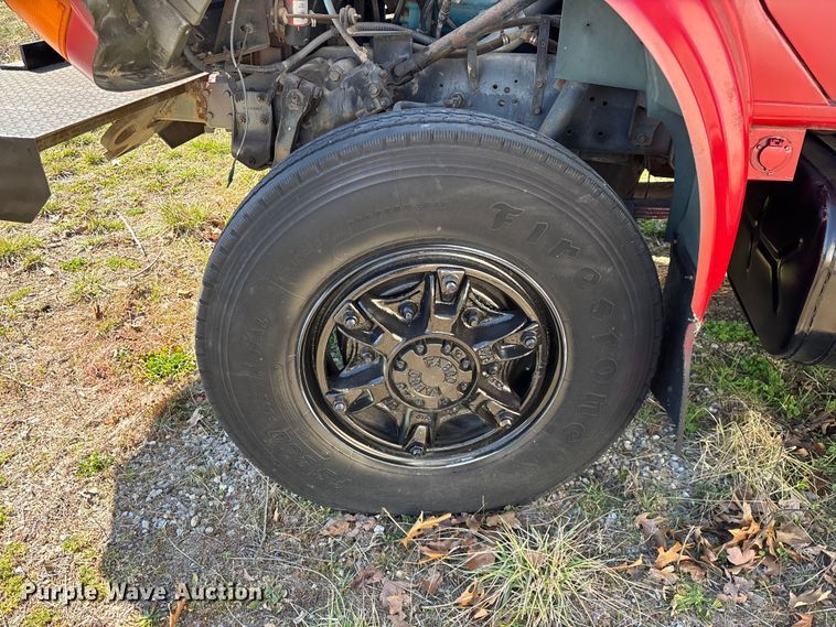 image for item FG0114 1990 International 4800 rescue truck