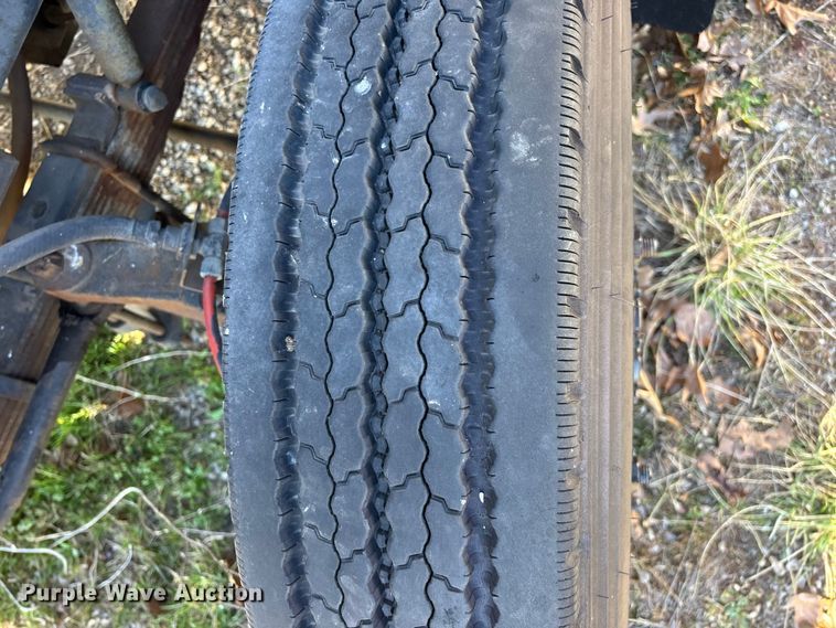 image for item FG0114 1990 International 4800 rescue truck