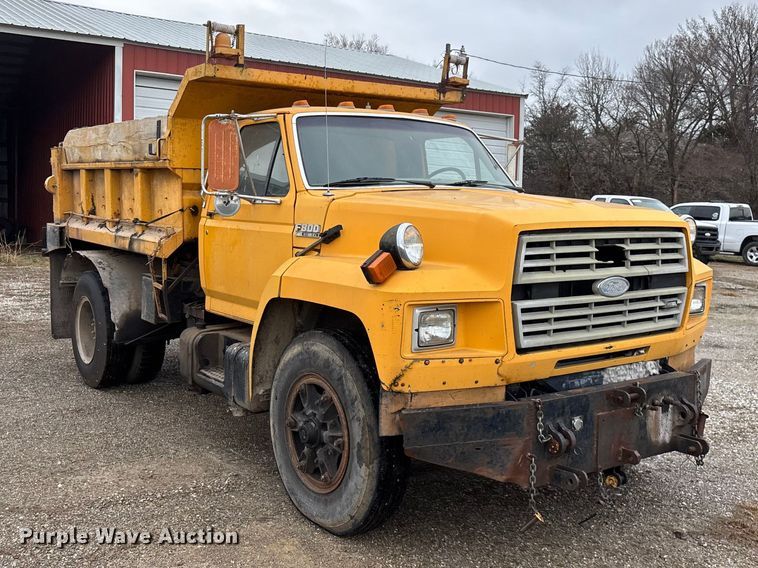 image for item FG0128 1988 Ford F800 dump truck