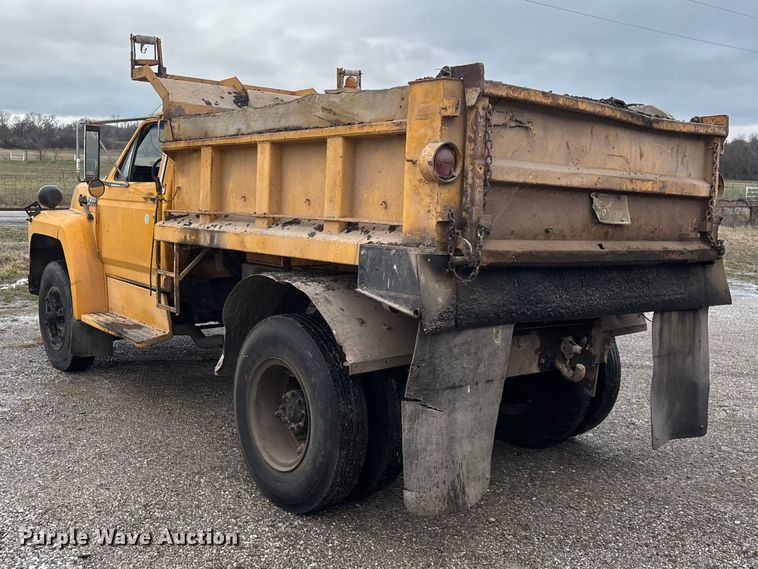 image for item FG0128 1988 Ford F800 dump truck