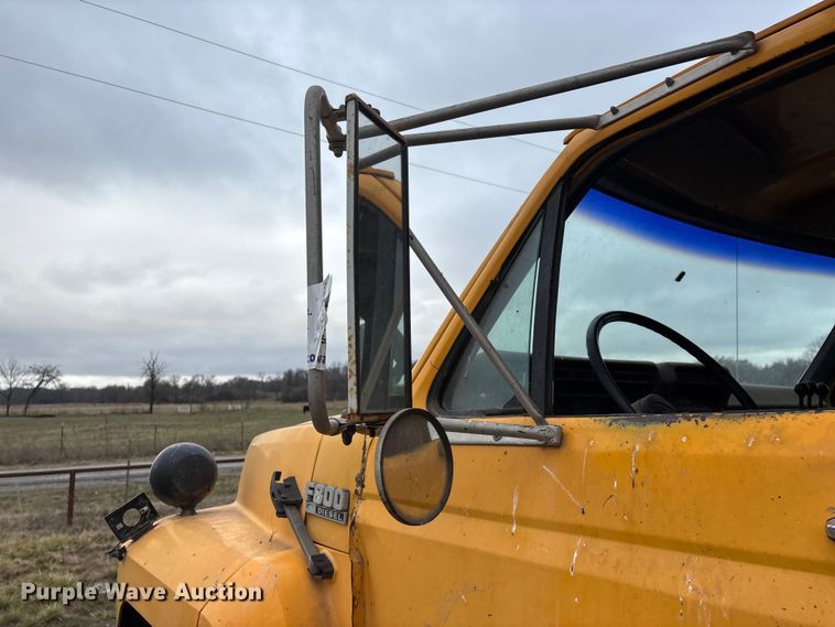 image for item FG0128 1988 Ford F800 dump truck